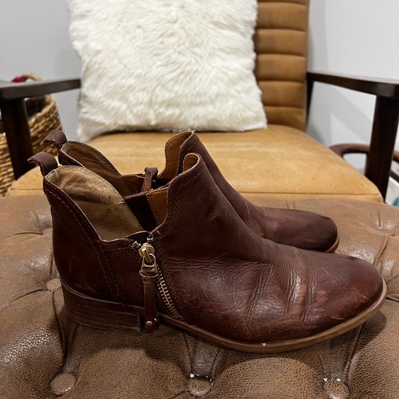 Lucca Booties - Picture 5 of 6